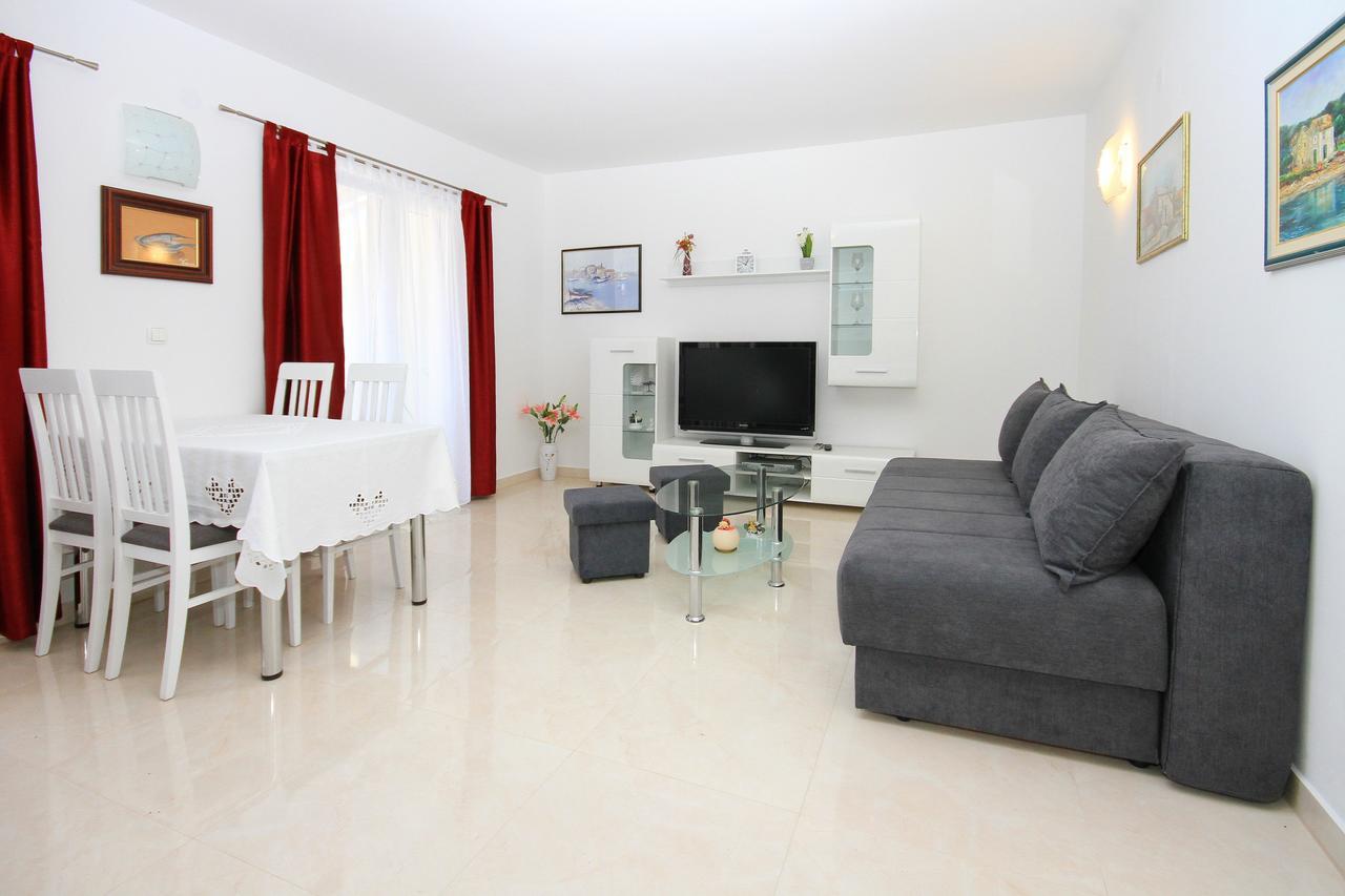 אומיס Villa Natalie מראה חיצוני תמונה